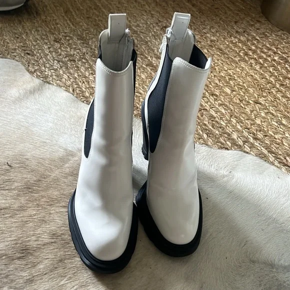 Alexander McQueen Two Tone leather chelsea boots - Picture 6 of 13